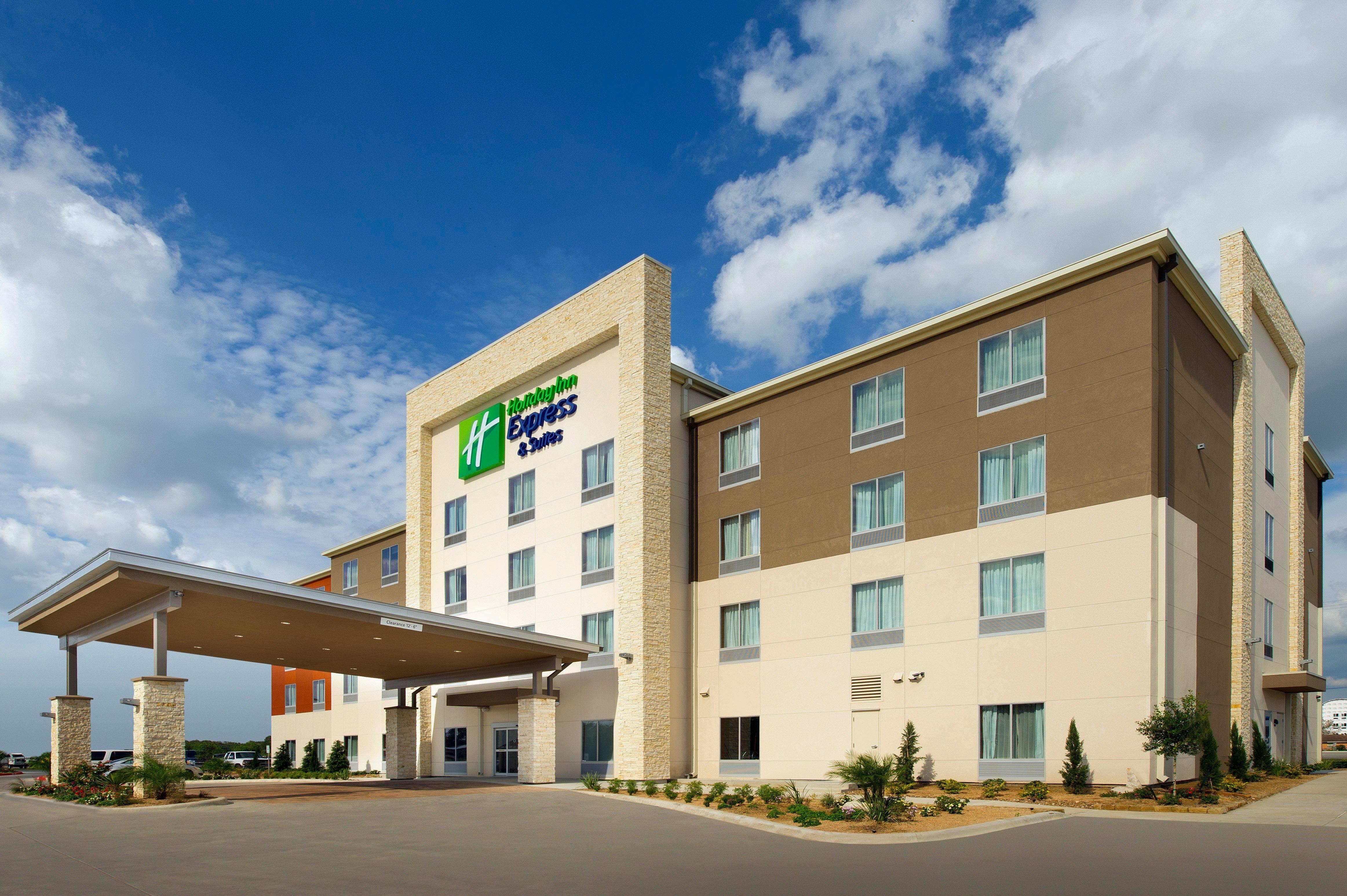 Holiday Inn Express&Suites Bay City Exterior foto